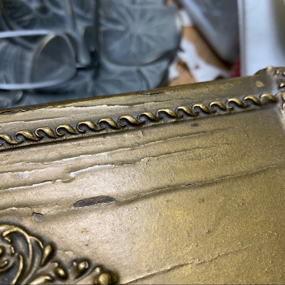 Vintage Gilt Wood & Gesso Dresser Top Glove Box - Picture 4 of 13